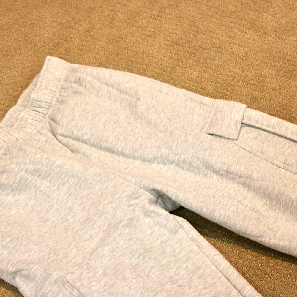 Aritzia Cargo Sweatpants